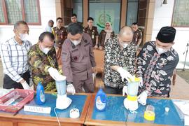 Staf Ahli Bidang Hukum dan Politik Hadiri Pemusnahan Barang Bukti Tindak Pidana Umum Inkracht Van...