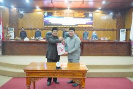 Bupati Hadiri Paripurna Keempat DPRD Pengambilan Keputusan Terhadap Ranperda Perubahan APBD Tanja...